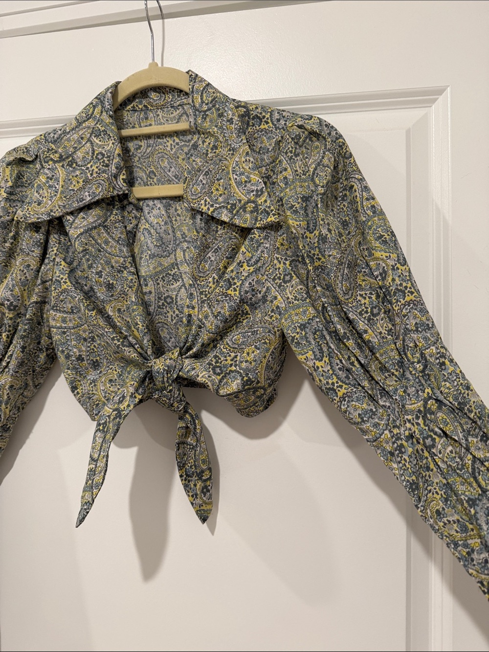 Paisley Tie-Front Crop Blouse - Picture 4 of 8